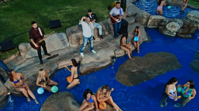 Abraham Vazquez - Ando Marihuano (En Vivo)