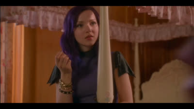 Mal gives Lonnie cool hair