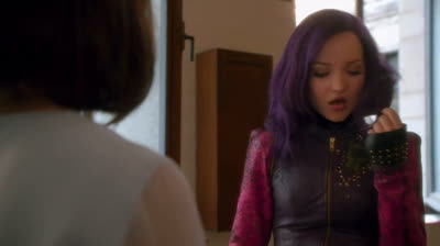 Mal gets Jane a new hairstyle