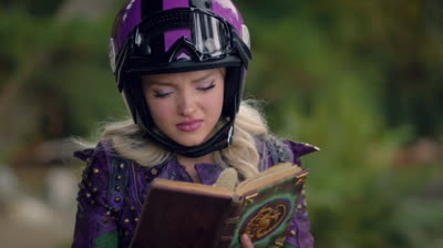 Mal goes back to the isle of the lost  (full scene)