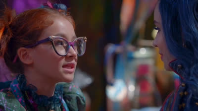 Mal and Evie Surprises Dizzy