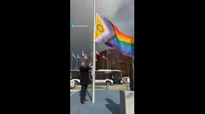 El 17 de noviembre el CERN, la organización que intenta activamente abrir portales, ha izado a las 1300 horas la bandera del Orgullo del Progreso Inclusivo Intersexual, como si fuera una nación más