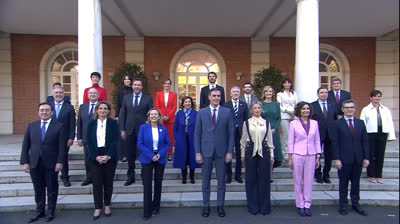 Foto de Pedro Sánchez con los nuevos Ministros y Ministras